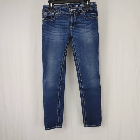 Miss Me Signature Skinny Jeans Womens 29 Medium Wash Studded.
Waist 16"
Rise 8.5 - Picture 2 of 8